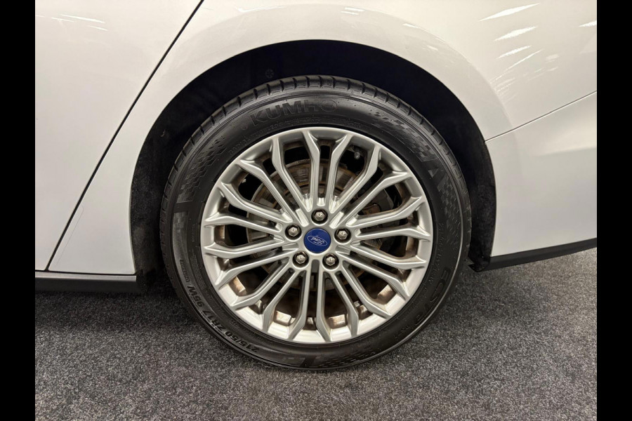 Ford FOCUS Wagon 1.5 EcoBoost Vignale*Winterpakket*Automaat*CruiseControl*PDC*LED*