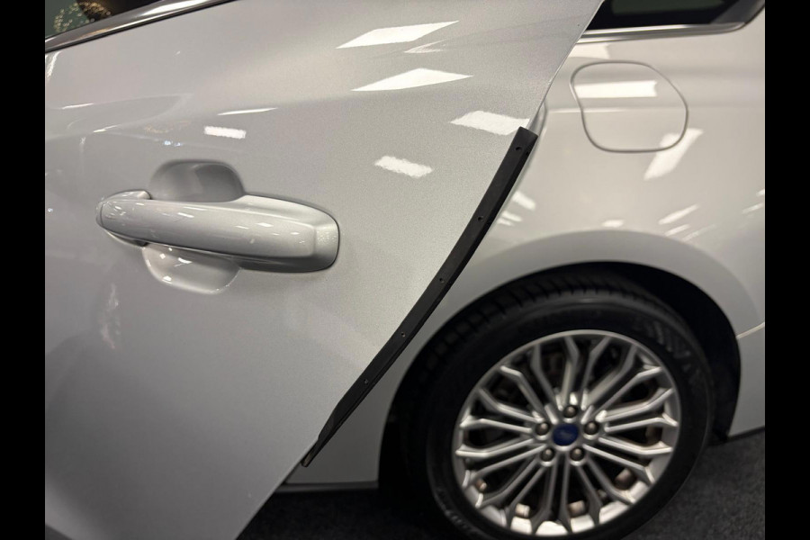 Ford FOCUS Wagon 1.5 EcoBoost Vignale*Winterpakket*Automaat*CruiseControl*PDC*LED*