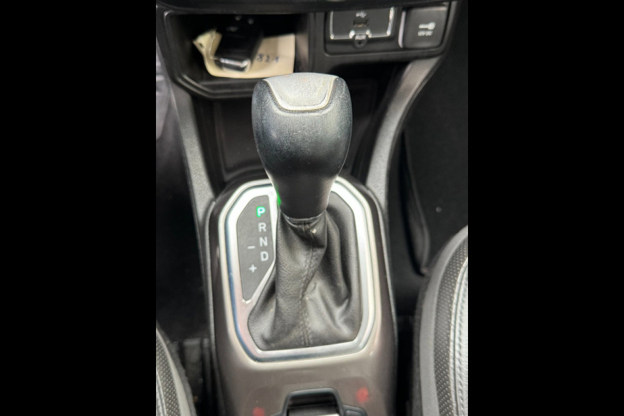 Jeep Renegade 1.4 MultiAir Limited - Automaat I Navigatie I Airco I Leer I Achteruitrij camera / PDC I Dealer onderhouden