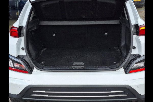 Hyundai Kona EV Fashion 64 kWh | SOH: nnb | 3 Fase | Warmtepomp | Blindspot | Navi | Camera |