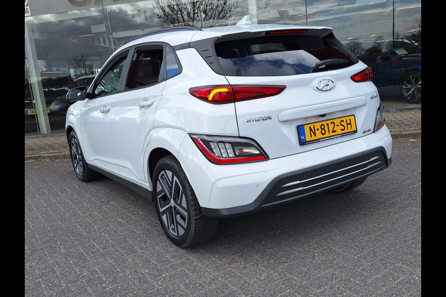 Hyundai Kona EV Fashion 64 kWh | SOH: nnb | 3 Fase | Warmtepomp | Blindspot | Navi | Camera |