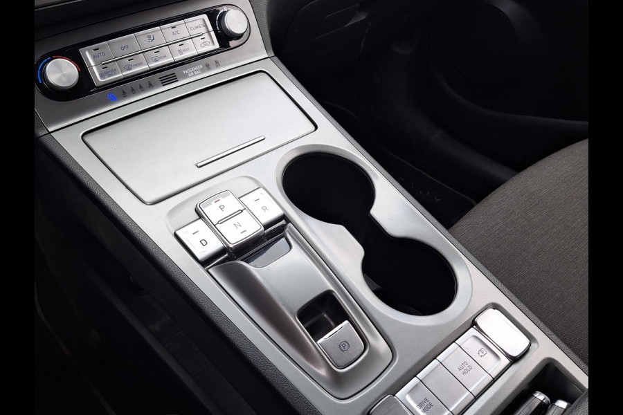 Hyundai Kona EV Fashion 64 kWh | SOH: nnb | 3 Fase | Warmtepomp | Blindspot | Navi | Camera |