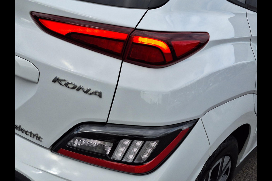 Hyundai Kona EV Fashion 64 kWh | SOH: nnb | 3 Fase | Warmtepomp | Blindspot | Navi | Camera |