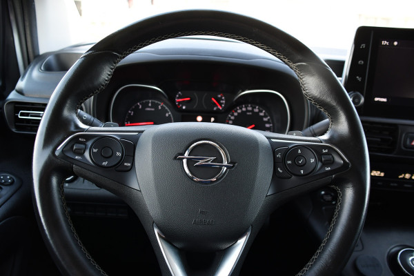 Opel Combo 1.5D L2H1 PB Edition Camera, Cruise, Carplay, Dodehoek, 130pk, Automaat, LED, Sensoren, Clima, Keyless, Uniek!