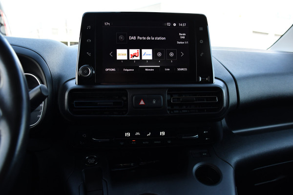 Opel Combo 1.5D L2H1 PB Edition Camera, Cruise, Carplay, Dodehoek, 130pk, Automaat, LED, Sensoren, Clima, Keyless, Uniek!