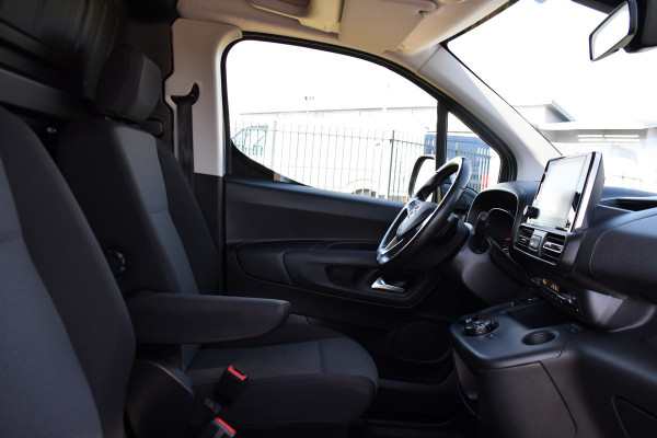 Opel Combo 1.5D L2H1 PB Edition Camera, Cruise, Carplay, Dodehoek, 130pk, Automaat, LED, Sensoren, Clima, Keyless, Uniek!