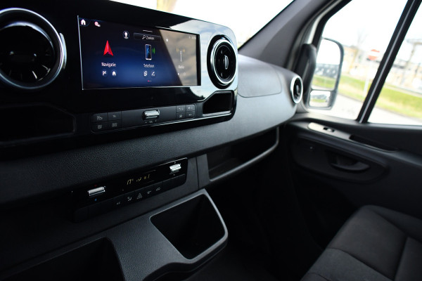 Mercedes-Benz Sprinter 317 1.9 CDI L2 Pro AMG Edition FACE LIFT! Camera, Cruise, Carplay, LED, Stoelverwarming, 170pk, Automaat, Multimedia, Uniek!