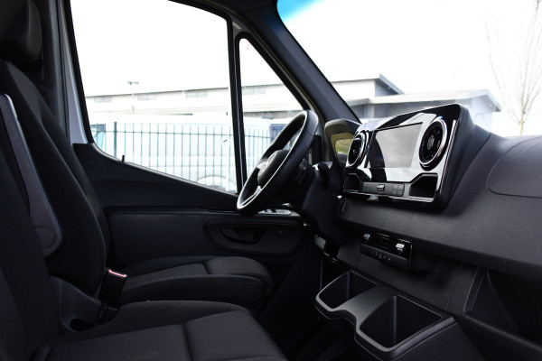 Mercedes-Benz Sprinter 317 1.9 CDI L2 Pro AMG Edition FACE LIFT! Camera, Cruise, Carplay, LED, Stoelverwarming, 170pk, Automaat, Multimedia, Uniek!