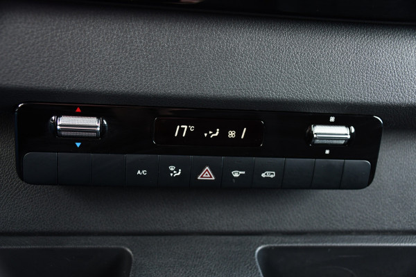 Mercedes-Benz Sprinter 317 1.9 CDI L2 Pro AMG Edition FACE LIFT! Camera, Cruise, Carplay, LED, Stoelverwarming, 170pk, Automaat, Multimedia, Uniek!