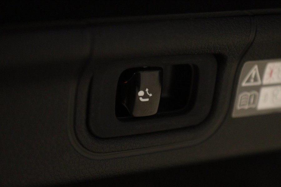 Mercedes-Benz C-Klasse 300 E AMG Line / PANO/CARPLAY/SFEERV/STOELV/BOMVOL