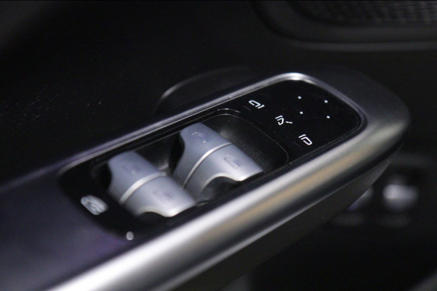 Mercedes-Benz C-Klasse 300 E AMG Line / PANO/CARPLAY/SFEERV/STOELV/BOMVOL
