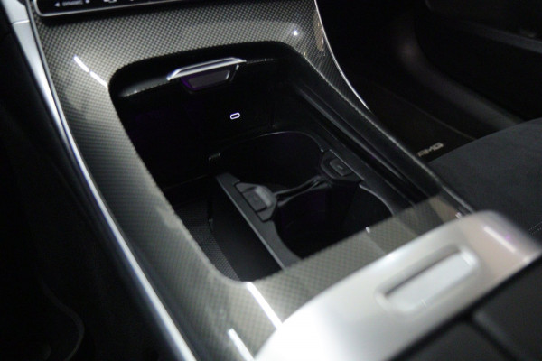 Mercedes-Benz C-Klasse 300 E AMG Line / PANO/CARPLAY/SFEERV/STOELV/BOMVOL