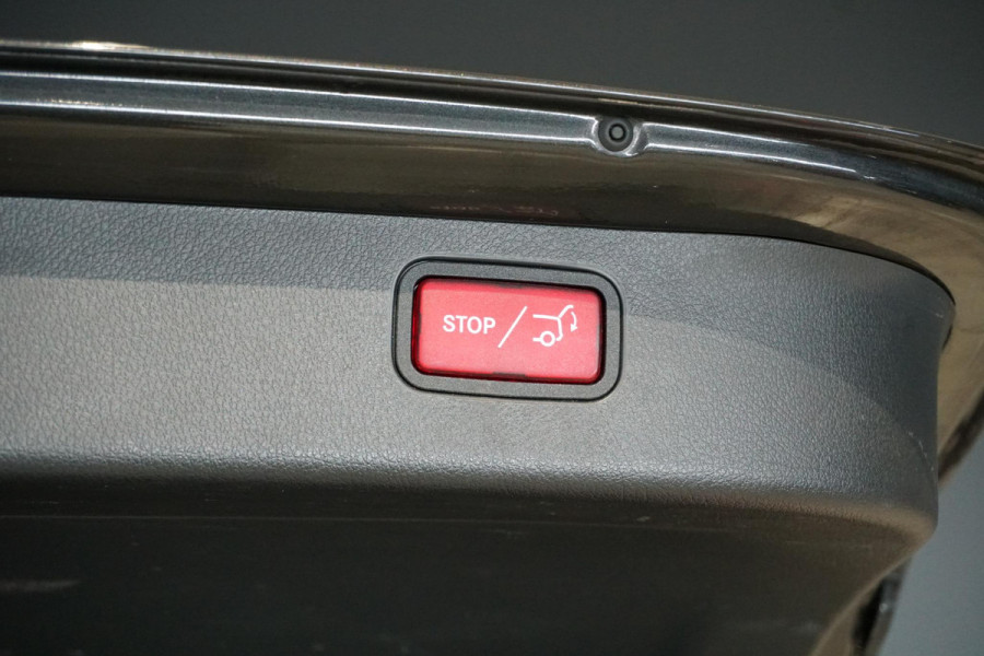 Mercedes-Benz C-Klasse Estate 300 e AMG Line ORIG. NEDERLANDS + AMG / PANORAMA / TREKHAAK / LEDER