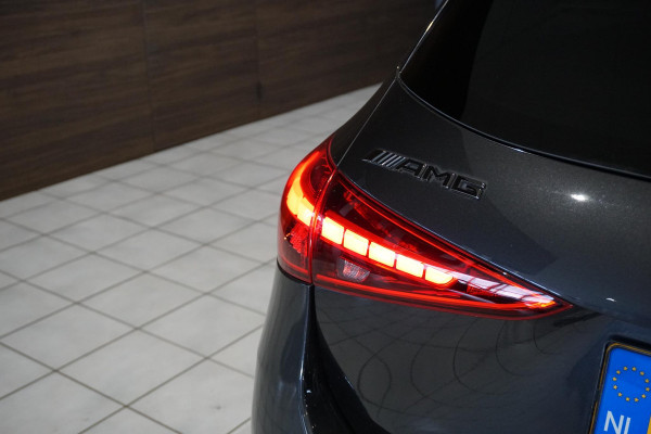 Mercedes-Benz C-Klasse Estate 300 e AMG Line ORIG. NEDERLANDS + AMG / PANORAMA / TREKHAAK / LEDER