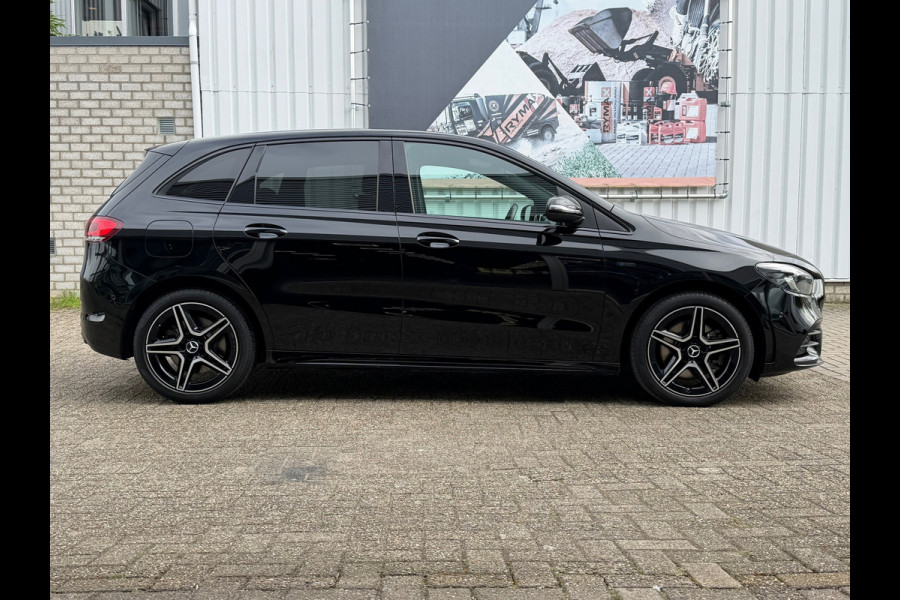 Mercedes-Benz B-Klasse 250 e Business Solution AMG Limited | Navigatie | Cruise control | Sfeerverlichting | zwarte hemelbekleding