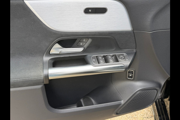 Mercedes-Benz B-Klasse 250 e Business Solution AMG Limited | Navigatie | Cruise control | Sfeerverlichting | zwarte hemelbekleding