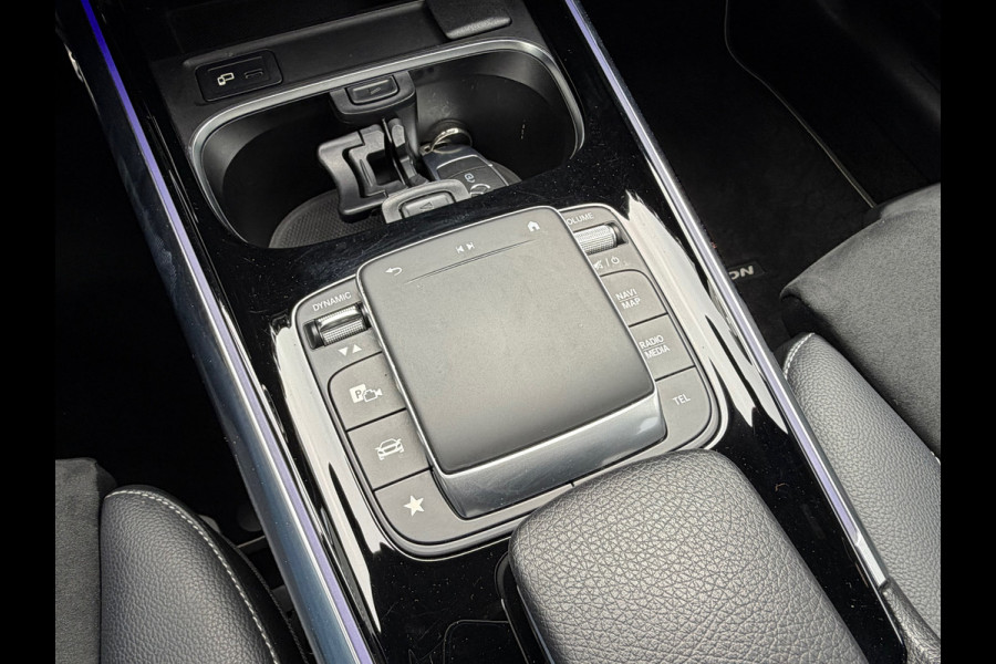 Mercedes-Benz B-Klasse 250 e Business Solution AMG Limited | Navigatie | Cruise control | Sfeerverlichting | zwarte hemelbekleding