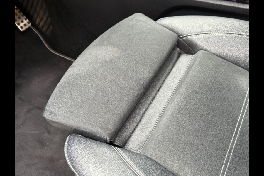 Mercedes-Benz B-Klasse 250 e Business Solution AMG Limited | Navigatie | Cruise control | Sfeerverlichting | zwarte hemelbekleding