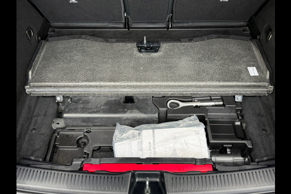 Mercedes-Benz B-Klasse 250 e Business Solution AMG Limited | Navigatie | Cruise control | Sfeerverlichting | zwarte hemelbekleding