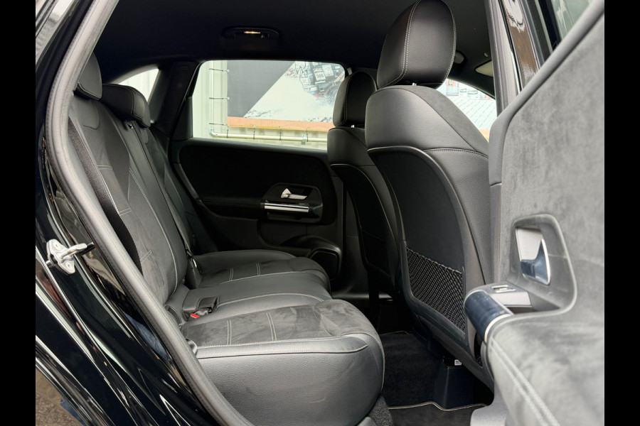 Mercedes-Benz B-Klasse 250 e Business Solution AMG Limited | Navigatie | Cruise control | Sfeerverlichting | zwarte hemelbekleding