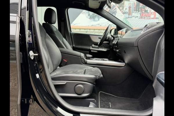 Mercedes-Benz B-Klasse 250 e Business Solution AMG Limited | Navigatie | Cruise control | Sfeerverlichting | zwarte hemelbekleding