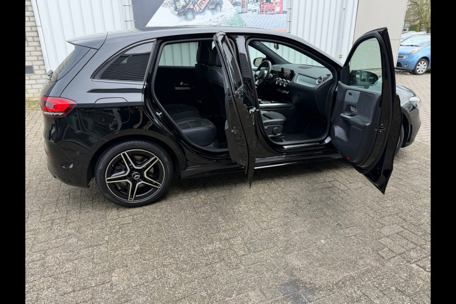 Mercedes-Benz B-Klasse 250 e Business Solution AMG Limited | Navigatie | Cruise control | Sfeerverlichting | zwarte hemelbekleding