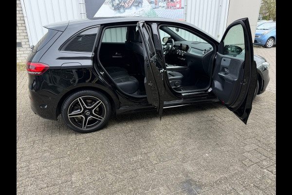 Mercedes-Benz B-Klasse 250 e Business Solution AMG Limited | Navigatie | Cruise control | Sfeerverlichting | zwarte hemelbekleding