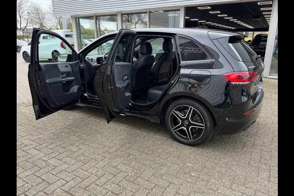 Mercedes-Benz B-Klasse 250 e Business Solution AMG Limited | Navigatie | Cruise control | Sfeerverlichting | zwarte hemelbekleding