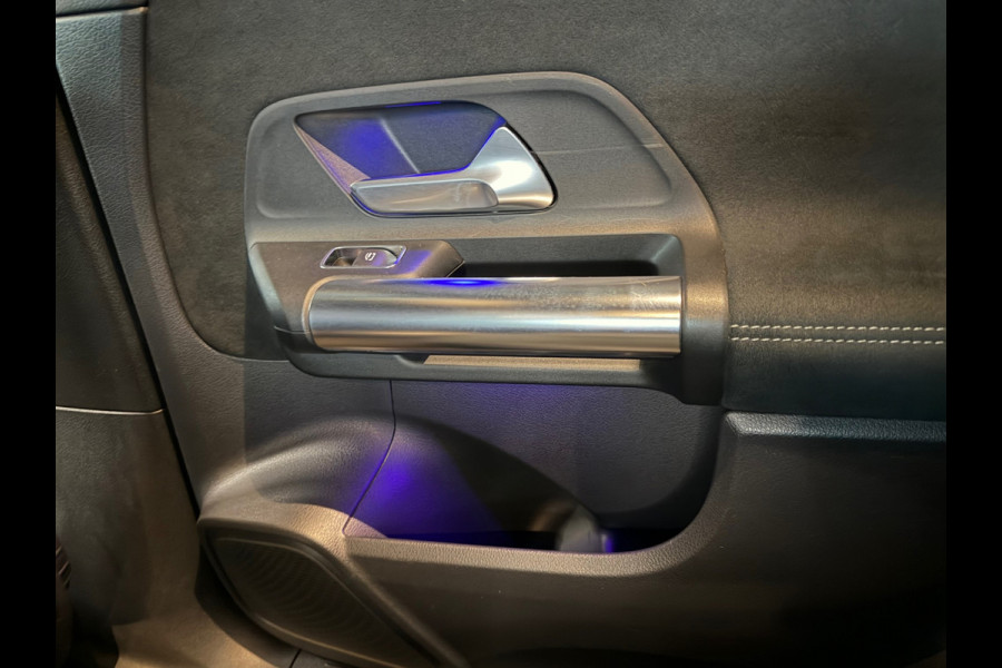 Mercedes-Benz B-Klasse 250 e Business Solution AMG Limited | Navigatie | Cruise control | Sfeerverlichting | zwarte hemelbekleding