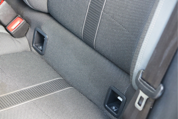 Volkswagen Polo 1.0 TSI 95 pk Highline , Adaptive Cruise , Parkeersensoren V+A , Parkassist, NAP, Navigatie, DAB+ , Stuurwiel multifunctioneel, 16"lichtmetalen velgen, Carplay, Actieve demping , Sportstoelen, etc.etc