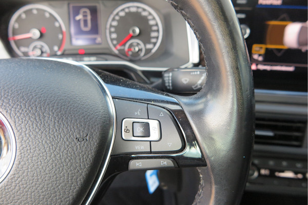 Volkswagen Polo 1.0 TSI 95 pk Highline , Adaptive Cruise , Parkeersensoren V+A , Parkassist, NAP, Navigatie, DAB+ , Stuurwiel multifunctioneel, 16"lichtmetalen velgen, Carplay, Actieve demping , Sportstoelen, etc.etc