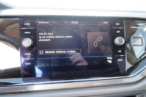 Volkswagen Polo 1.0 TSI 95 pk Highline , Adaptive Cruise , Parkeersensoren V+A , Parkassist, NAP, Navigatie, DAB+ , Stuurwiel multifunctioneel, 16"lichtmetalen velgen, Carplay, Actieve demping , Sportstoelen, etc.etc