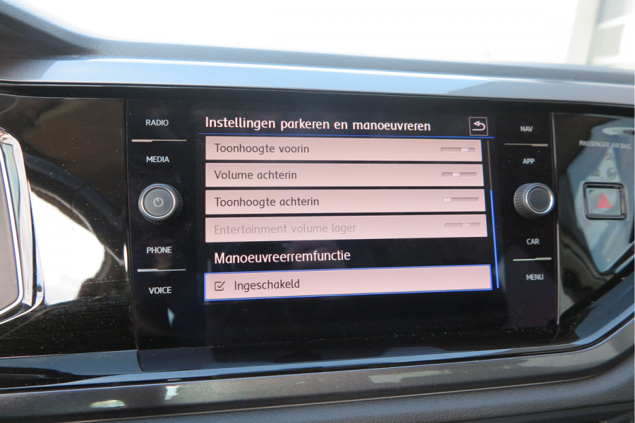 Volkswagen Polo 1.0 TSI 95 pk Highline , Adaptive Cruise , Parkeersensoren V+A , Parkassist, NAP, Navigatie, DAB+ , Stuurwiel multifunctioneel, 16"lichtmetalen velgen, Carplay, Actieve demping , Sportstoelen, etc.etc