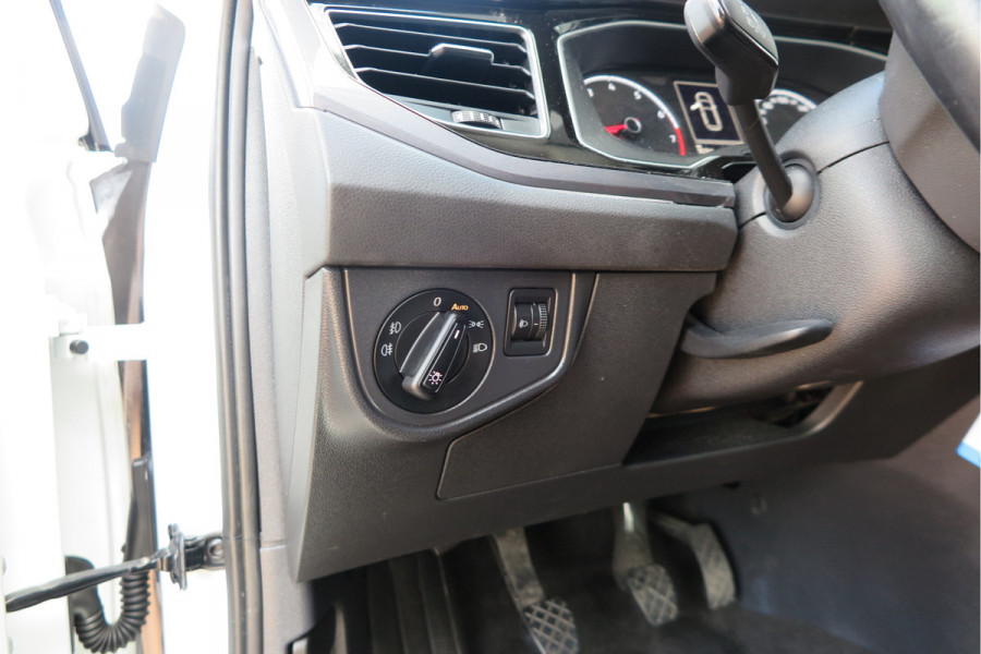 Volkswagen Polo 1.0 TSI 95 pk Highline , Adaptive Cruise , Parkeersensoren V+A , Parkassist, NAP, Navigatie, DAB+ , Stuurwiel multifunctioneel, 16"lichtmetalen velgen, Carplay, Actieve demping , Sportstoelen, etc.etc