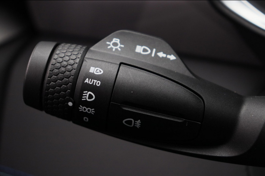 Lynk & Co 01 1.5 261PK Plug-in Hybrid *ZWARTE HEMEL* 360° Camera Pano/dak Apple/Carplay Adaptive/Cruise