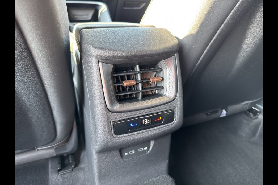 CUPRA Terramar 1.5 eTSI 150PK DSG Business HEAD-UP/NAVI/CAMERA/LEDER MATRIX FABRIEKS GARANTIE