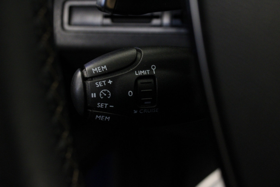 Peugeot 3008 1.6 PureTech GT Line |Navi|Camera| *Pasen Geopend!*