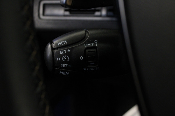 Peugeot 3008 1.6 PureTech GT Line |Navi|Camera| *Pasen Geopend!*