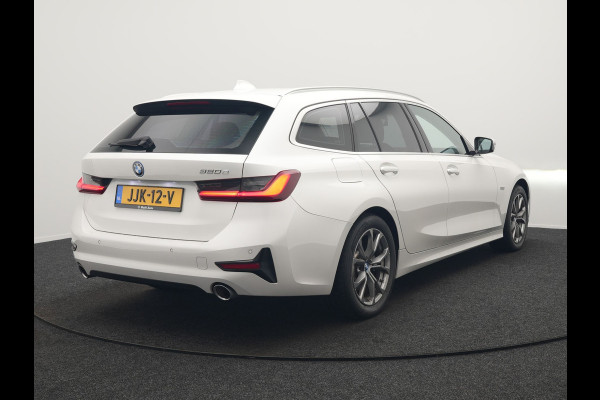 BMW 3 Serie Touring 320e Sportline PHEV 204pk Dealer O.H | Lederen Sportstoelen Verwarmd | Sfeerverlichting | Apple Carplay | Navigatie | Cruise Control | Virtual | DAB |  Plug In Hybrid