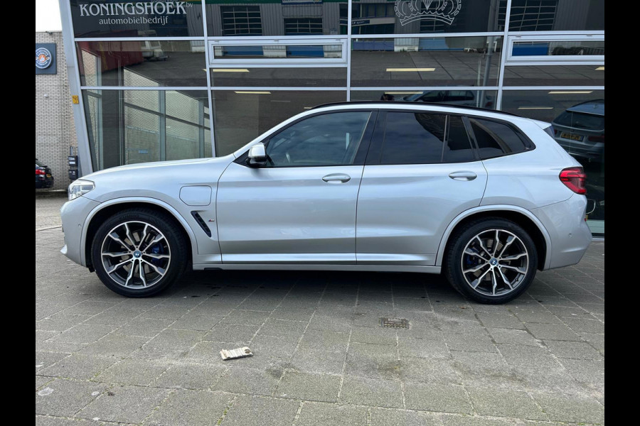 BMW X3 XDrive30e High Executive M-Tech Stoelen