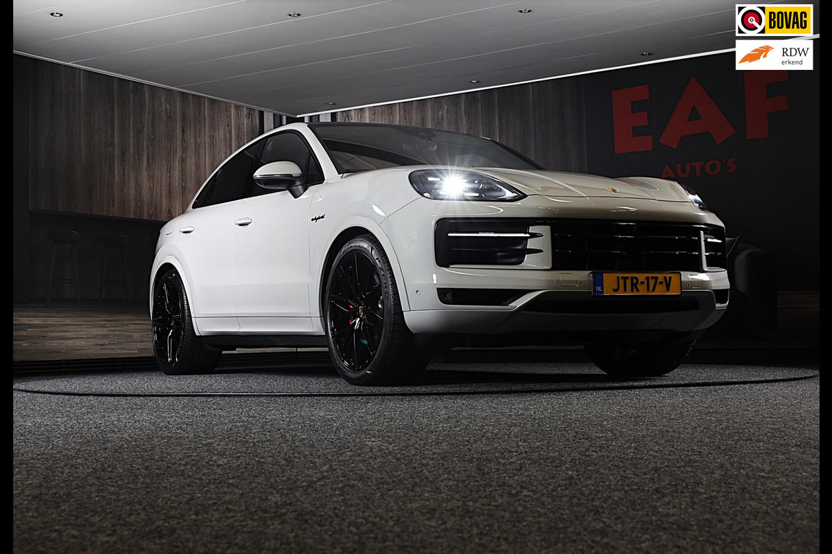 Porsche Cayenne Coupé 3.0 S E-Hybrid / 519 Pk / Head Up / 360 Camera / Acc / SportDesign / Luchtvering / Sport Chrono / Pano / 21