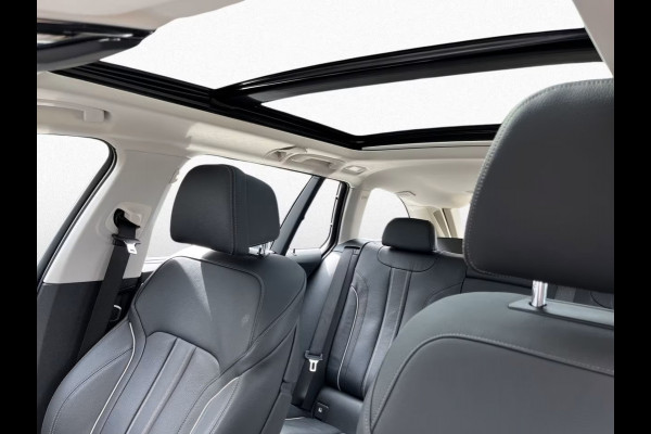 BMW 5 Serie Touring 530e ** LASER, NAVI+, DAKOTA LEDER, PANORAMA, HuD, KEYLESS, MEM, 38k onder NP ** 1e EIG - UNFALLFREI - BMW GAR ** ** INFORMEER OOK NAAR ONZE AANTREKKELIJKE FINANCIAL-LEASE TARIEVEN **