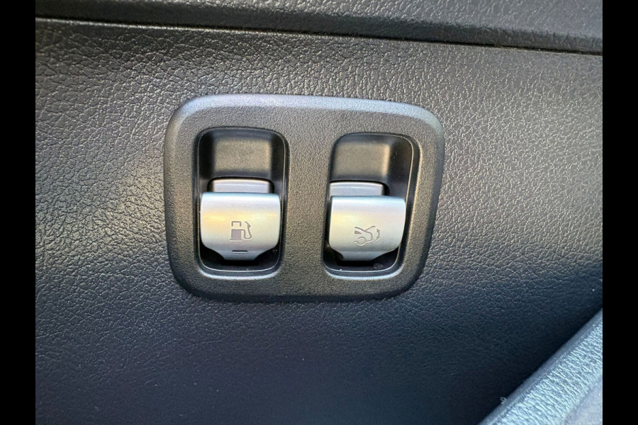 Mercedes-Benz C-Klasse C300 e AMG LINE, 1e eig, Garantie! BLACK-LINE