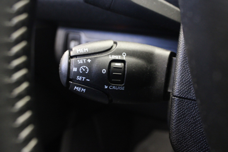 Peugeot 308 SW 1.2 PureTech Blue Lease Premium |Pano|Leder|Camera|