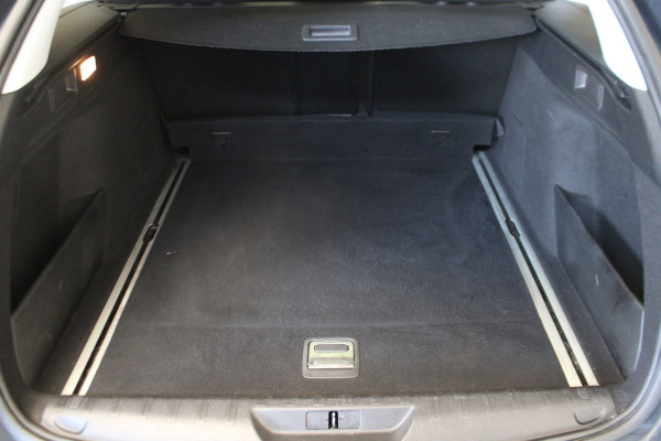 Peugeot 308 SW 1.2 PureTech Blue Lease Premium |Pano|Leder|Camera|