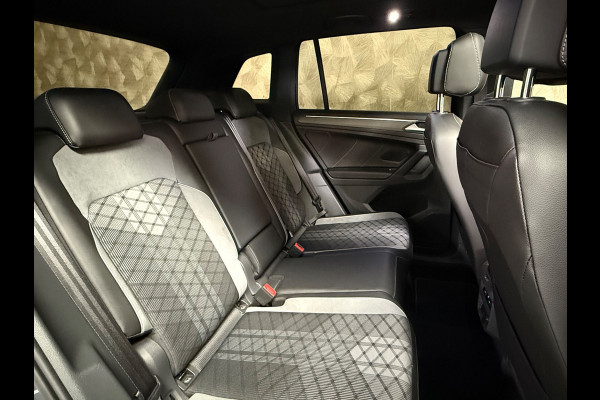 Volkswagen Tiguan 1.5 TSI Elegance | R line | Pano | Trekhaak | Stoel/Stuurverwarming | Carplay | Camera | Led