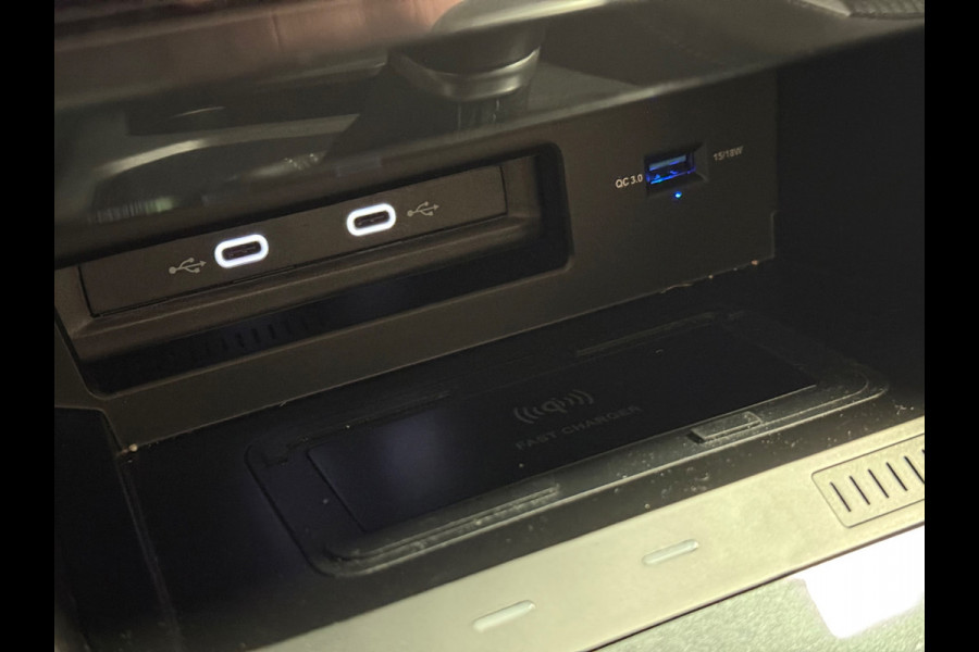 Volkswagen Tiguan 1.5 TSI Elegance | R line | Pano | Trekhaak | Stoel/Stuurverwarming | Carplay | Camera | Led