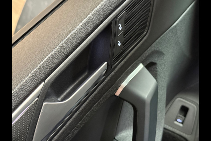 Volkswagen Tiguan 1.5 TSI Elegance | R line | Pano | Trekhaak | Stoel/Stuurverwarming | Carplay | Camera | Led