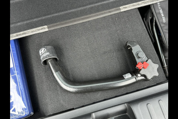 Hyundai IONIQ 5 Lounge 73kWh VAN: 30.900,- VOOR: 28.877,- UW LENTEVOORDEEL: 2.023,- | 100% SOH | AFNEEMBARE TREKHAAK| STOELVERWARMING + VENTILATIE| 360 CAMERA| HEAD-UP DISPLAY| ZONNEPANELENDAK |