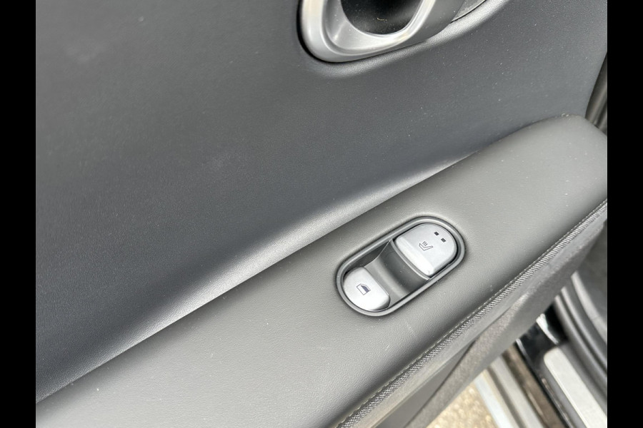 Hyundai IONIQ 5 Lounge 73kWh VAN: 30.900,- VOOR: 28.877,- UW LENTEVOORDEEL: 2.023,- | 100% SOH | AFNEEMBARE TREKHAAK| STOELVERWARMING + VENTILATIE| 360 CAMERA| HEAD-UP DISPLAY| ZONNEPANELENDAK |